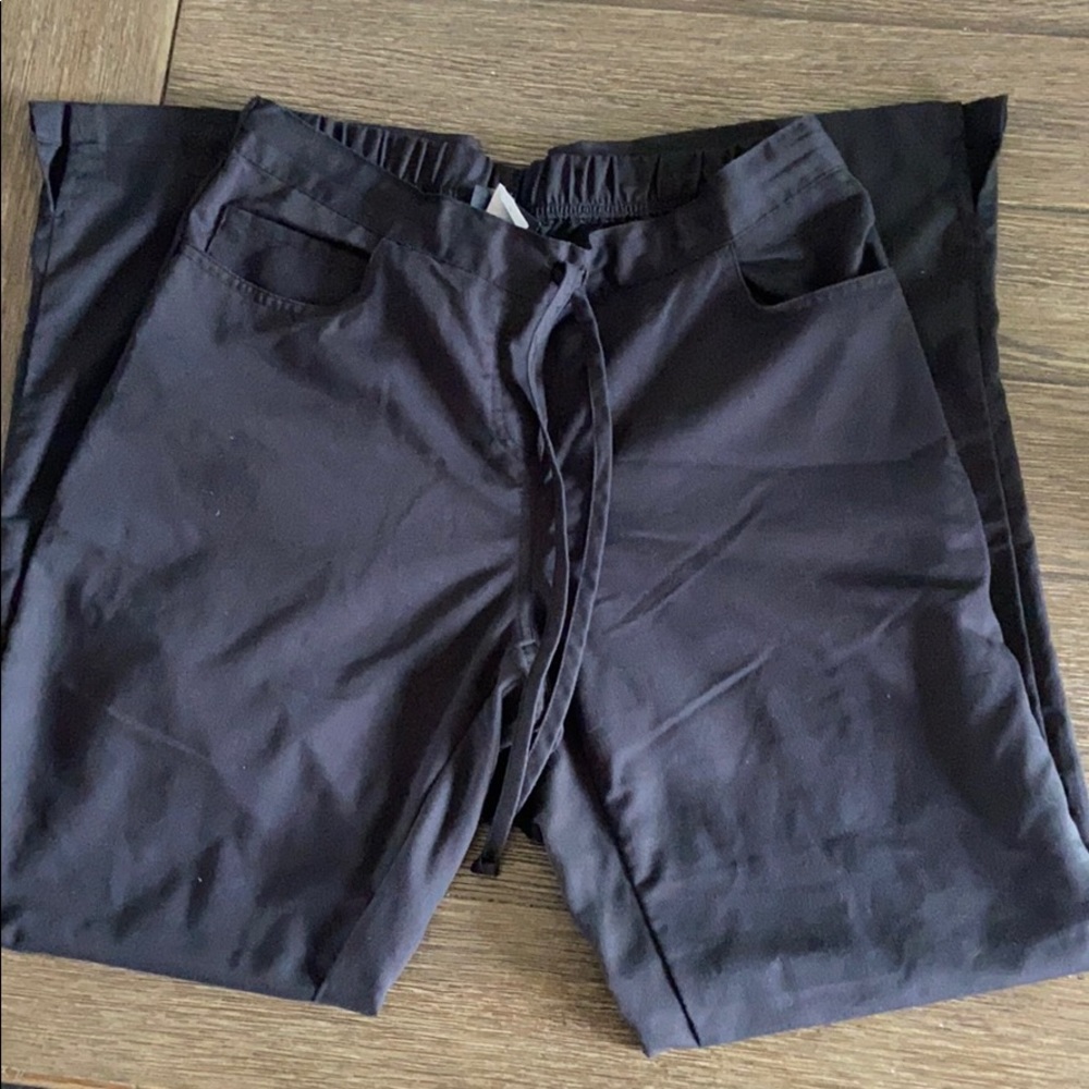 Grey’s Anatomy scrub bottom size medium